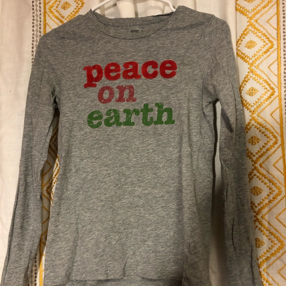 Gray “peace on earth” long sleeve